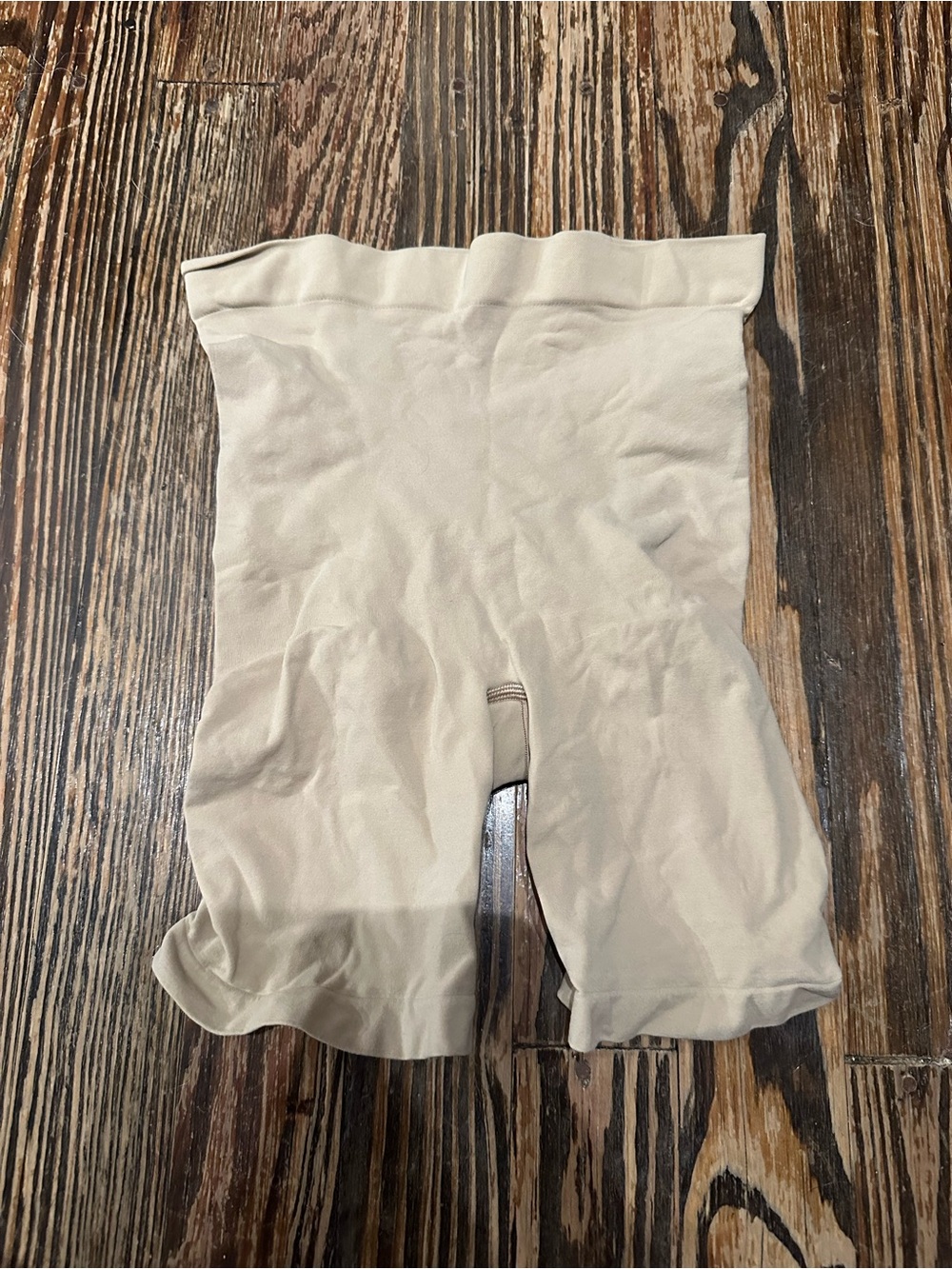 SKIMS NWT High-Waisted mid thigh Shapewear Shorts large